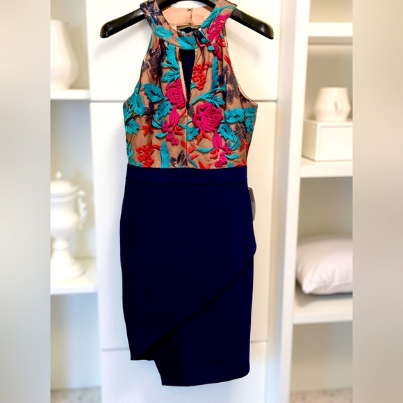 Harlyn Nordstrom NWT Sz S Navy Pink Embroidered Halter Cocktail Dress (0612) - Picture 2 of 16